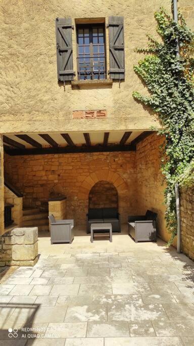 Demeure Du Xiiie-Xive S. Dans La Cite Medievale. Gourdon-en-quercy Exteriör bild